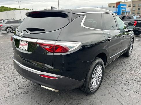 Used 2023 Buick Enclave Essence AWD/4WD image 5