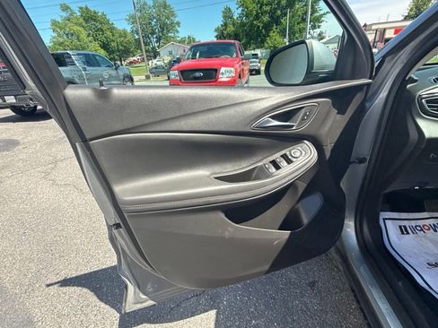 Used 2023 Buick Encore GX Preferred w/ Cold Weather Comfort Package AWD/4WD image 17