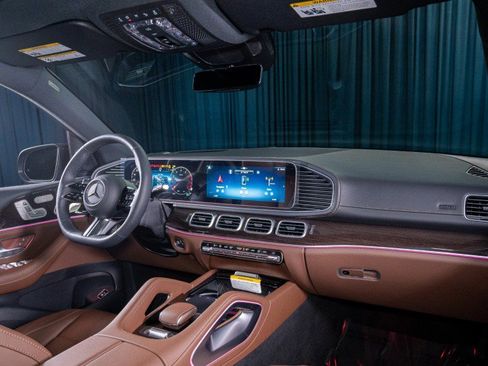 New 2025 Mercedes-Benz GLS 450 4MATIC image 4