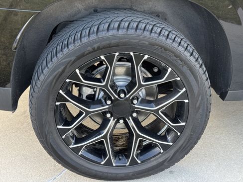 Used 2021 GMC Yukon XL SLT image 12