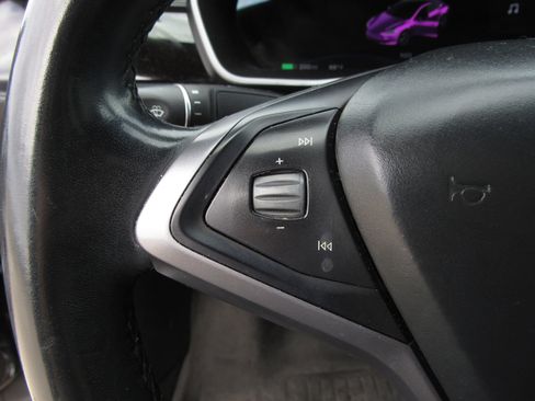 Used 2018 Tesla Model S 75D image 17