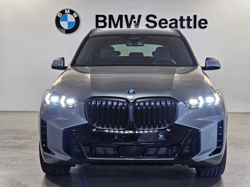 Certified 2023 Volvo XC40 B5 Ultimate w/ Protection Package Premier AWD/4WD image 40