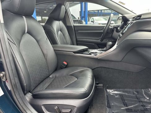 Used 2018 Toyota Camry XSE FWD image 28
