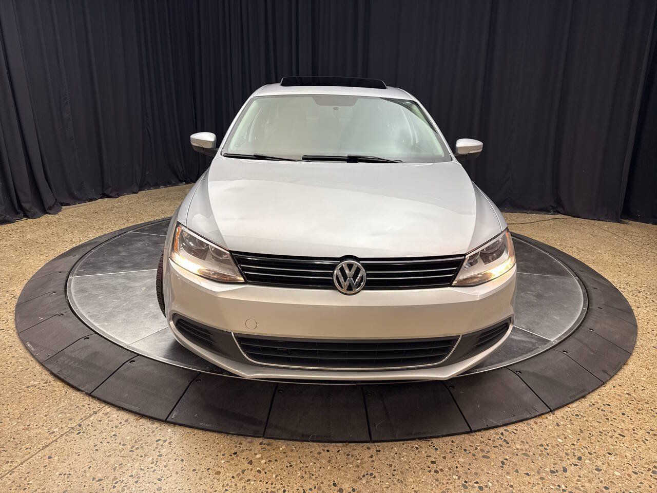 Used 2013 Volkswagen Jetta SE FWD image 9