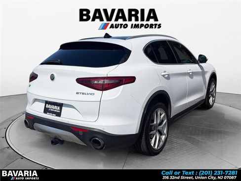 Used 2018 Alfa Romeo Stelvio Ti AWD/4WD image 5