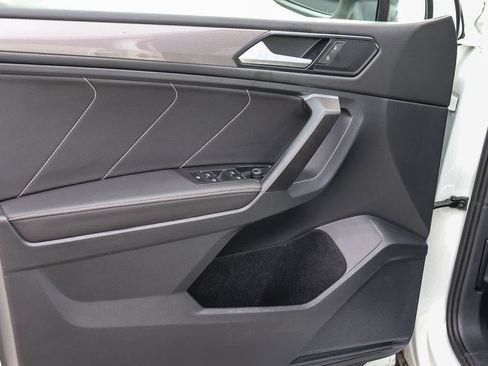 Used 2022 Volkswagen Tiguan SE image 21