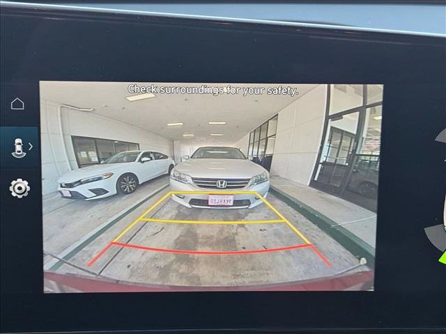 Used 2024 Hyundai Elantra Limited FWD image 5