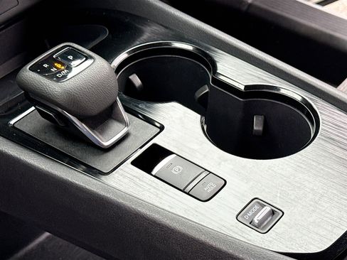 Used 2023 Nissan Rogue SV FWD image 11