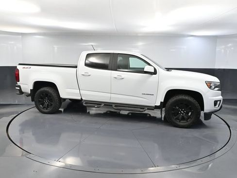 Used 2018 Chevrolet Colorado Z71 AWD/4WD image 3