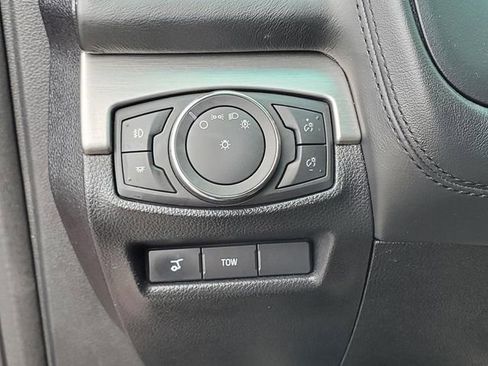 Used 2016 Ford Explorer Platinum image 19