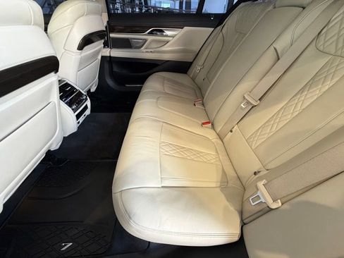 Used 2016 BMW 750i RWD image 34