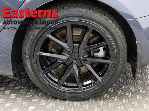 Used 2022 Tesla Model 3 Long Range AWD/4WD image 28