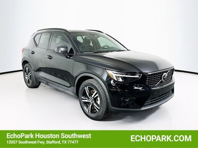 Used 2023 Volvo XC40 B4 Plus