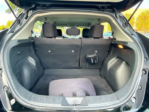 Used 2023 Nissan Leaf S image 24