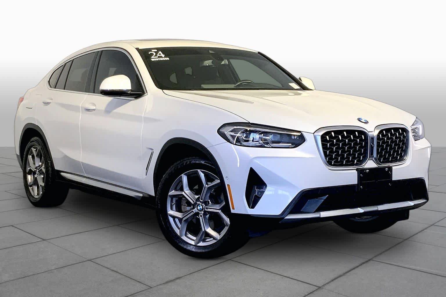 Used 2024 BMW X4 xDrive30i w/ Parking Assistance Package AWD/4WD image 3