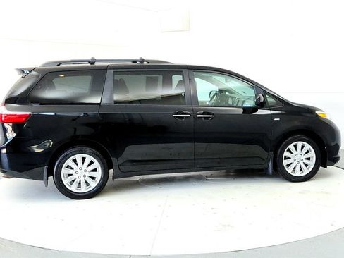 Certified 2017 Toyota Sienna XLE Premium AWD/4WD image 6
