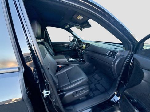Certified 2025 Honda Passport EX-L image 31