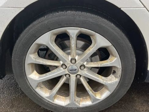 Used 2013 Ford Taurus Limited AWD/4WD image 19