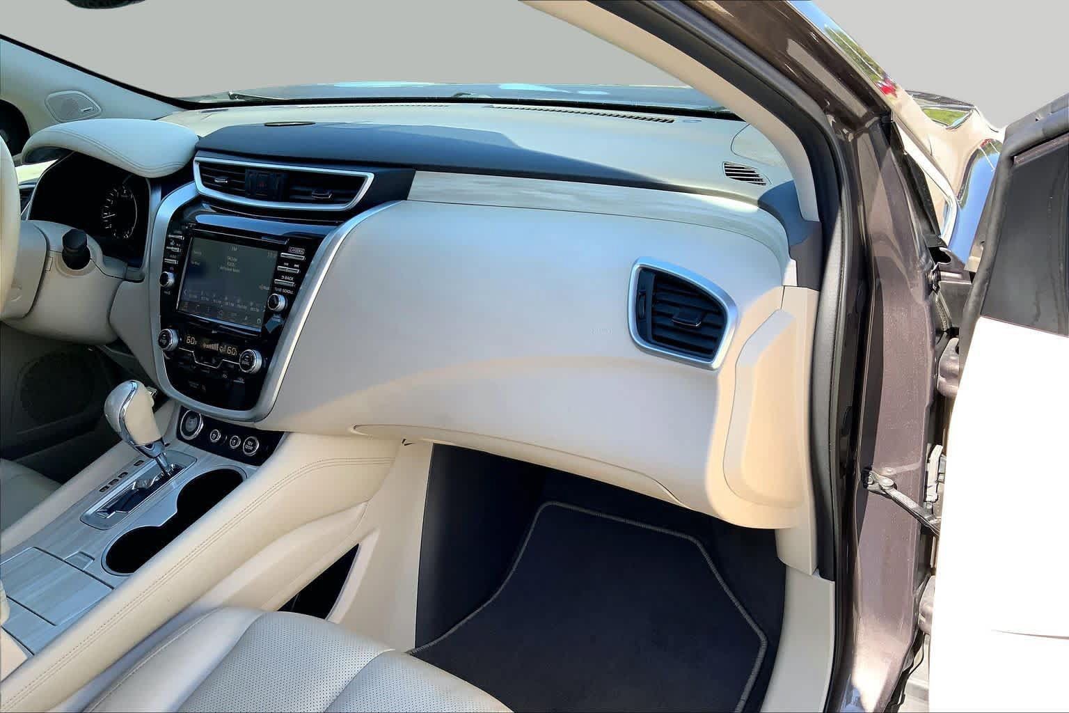 Used 2016 Nissan Murano Platinum w/ Platinum Technology Package AWD/4WD image 17