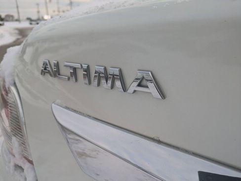 Used 2014 Nissan Altima 2.5 SV image 29