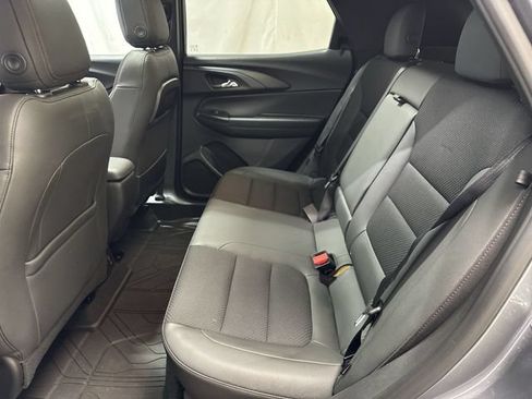 Used 2021 Chevrolet TrailBlazer RS w/ Sun and Liftgate Package FWD image 13