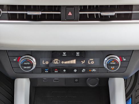 Used 2024 Mitsubishi Outlander SEL FWD image 20