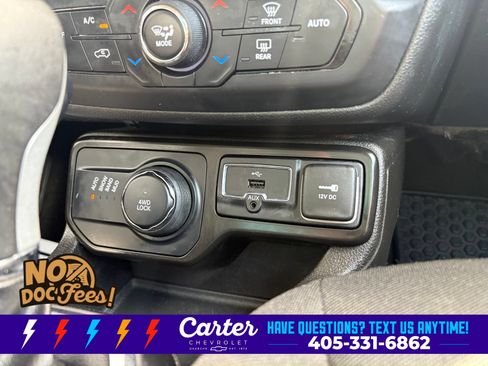 Used 2023 Jeep Renegade Latitude w/ Premium Group AWD/4WD image 25