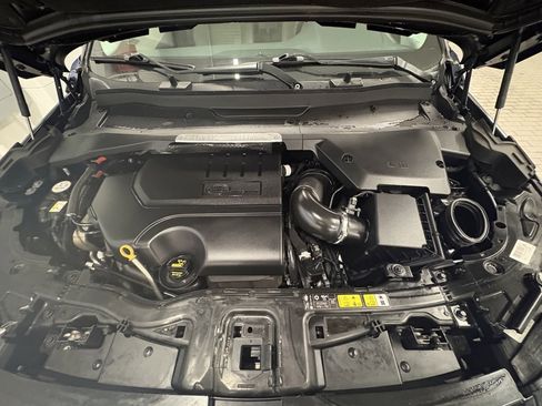 Used 2020 Land Rover Discovery Sport SE image 31