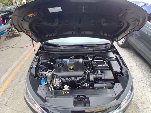 Used 2020 Hyundai Elantra SE w/ Cargo Package (C1) FWD image 20