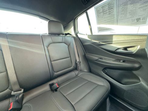 Used 2025 Buick Envista Sport Touring image 35