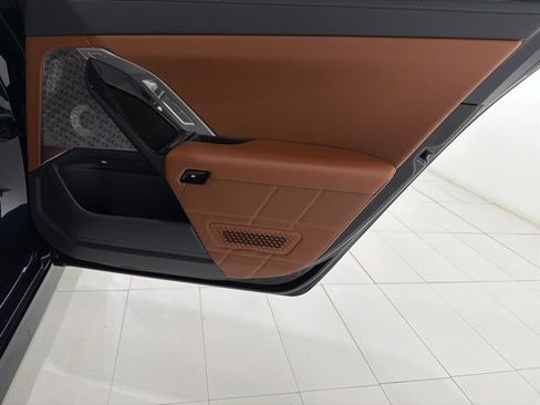 Certified 2023 BMW 760i xDrive w/ Executive Package image 23