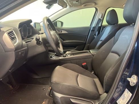 Used 2018 MAZDA MAZDA3 Sport image 11