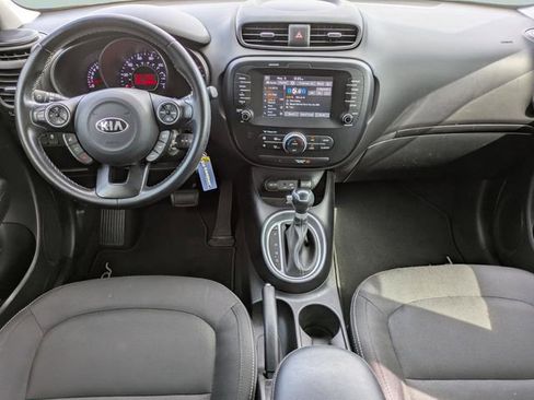 Used 2018 Kia Soul + FWD image 11