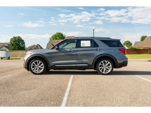 Used 2021 Ford Explorer Platinum w/ Equipment Group 601A AWD/4WD image 8