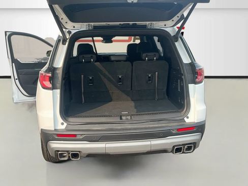 Used 2025 GMC Acadia Elevation w/ Elevation Premium Package AWD/4WD image 26