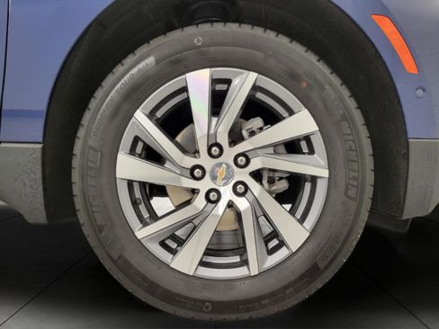 Used 2023 Chevrolet Equinox Premier image 3