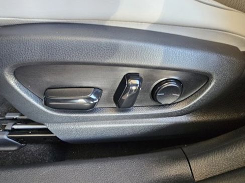 Used 2020 Lexus UX 250h w/ Premium Package image 13