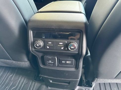 Used 2023 GMC Acadia Denali w/ Denali Technology Package AWD/4WD image 29