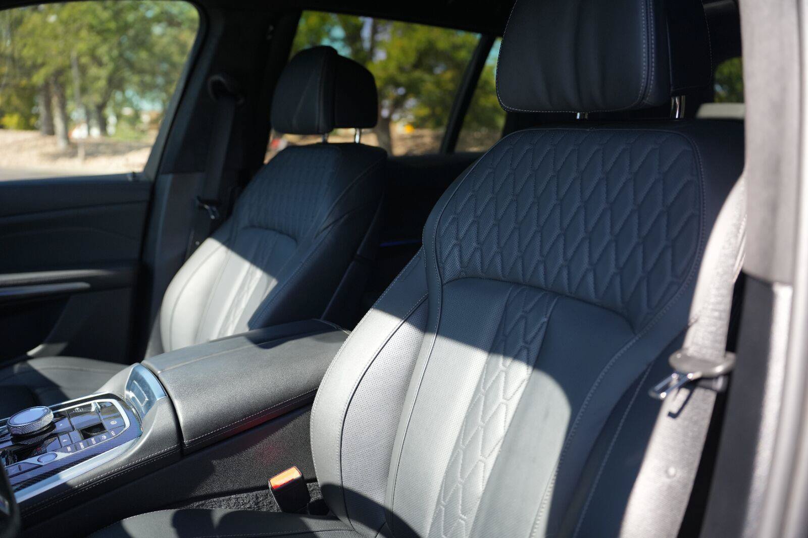 Used 2026 BMW X7 M60i AWD/4WD image 17