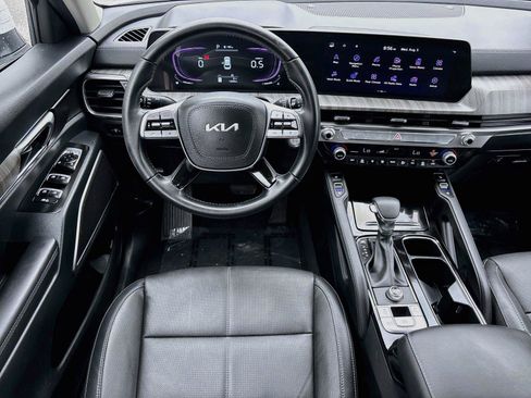 Used 2025 Kia Telluride EX w/ EX Captain's Chair Package FWD image 24