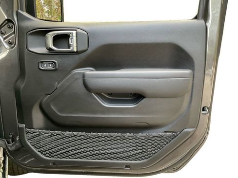 New 2025 Jeep Gladiator Sport image 13