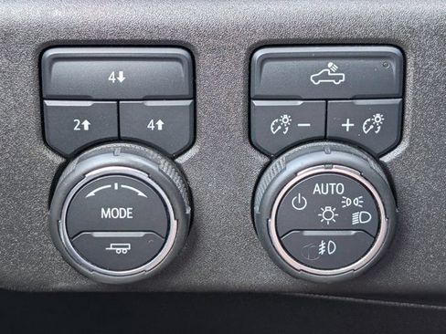 Used 2025 Chevrolet Silverado 2500 LT AWD/4WD image 23