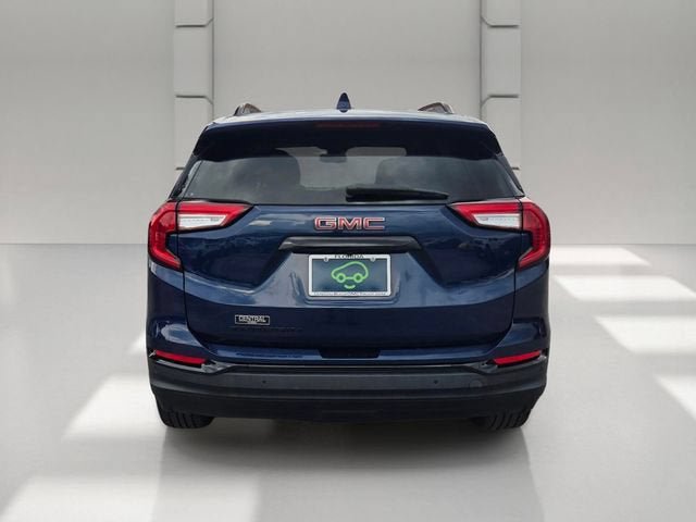Used 2023 GMC Terrain SLE w/ Driver Convenience Package FWD image 4