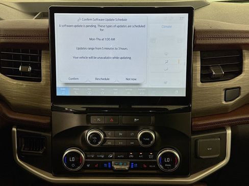 Used 2024 Ford Expedition Limited image 37