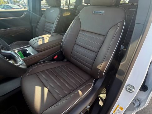 Used 2026 GMC Acadia Denali Ultimate AWD/4WD image 10