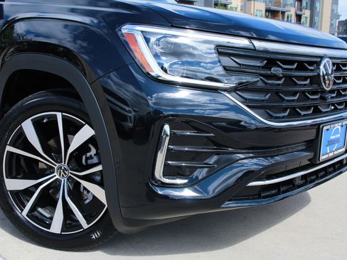 New 2026 Volkswagen Atlas Cross Sport SEL Premium R-Line AWD/4WD image 2