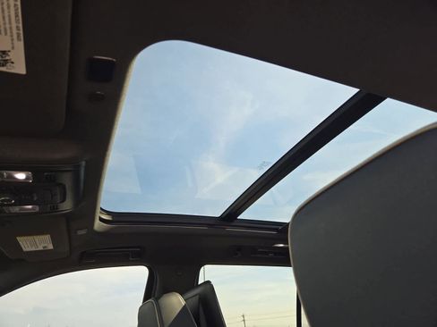 Used 2023 Chevrolet Tahoe Premier image 17