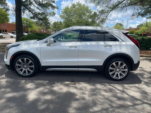 Used 2019 Cadillac XT4 Premium Luxury FWD image 2