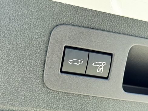 New 2025 Lexus LX 700h Luxury image 40