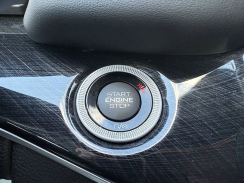 Used 2023 Jeep Grand Cherokee Trailhawk w/ Luxury Tech Group III image 19